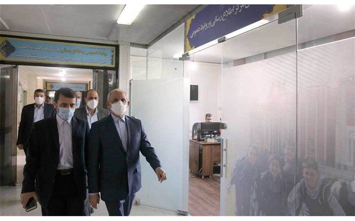 بازدید حاجی میرزایی از مرکز روابط عمومی و تبریک این روز به فعالان حوزه ارتباطات