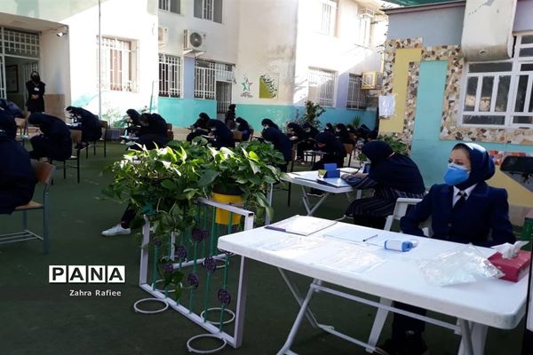 برگزاری امتحانات هماهنگ پایه نهم در فضایی سرشار از سلامت و آرامش در مدرسه ستارگان  ناحیه یک شیراز