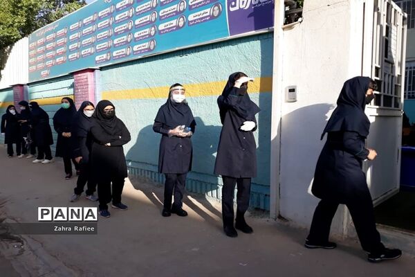 برگزاری امتحانات هماهنگ پایه نهم در فضایی سرشار از سلامت و آرامش در مدرسه ستارگان  ناحیه یک شیراز