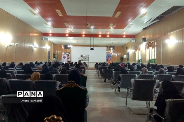 برگزاری کلاس‌های کارگروه انفاق علمی در شهرستان زابل