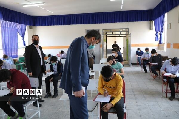 بازدید معاون آموزش متوسطه آذربایجان غربی از فرآیند برگزاری امتحانات نهایی