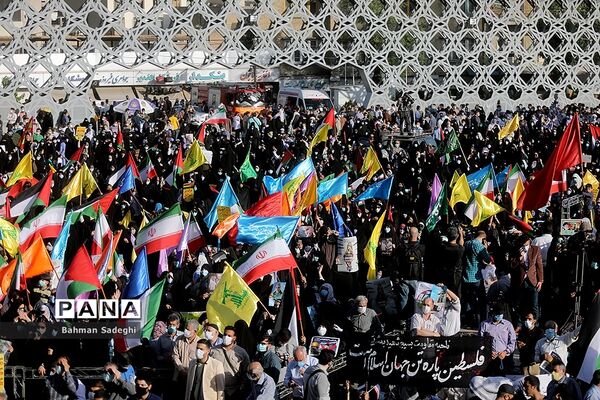 تجمع حمایت از مردم فلسطین در میدان امام حسین(ع)