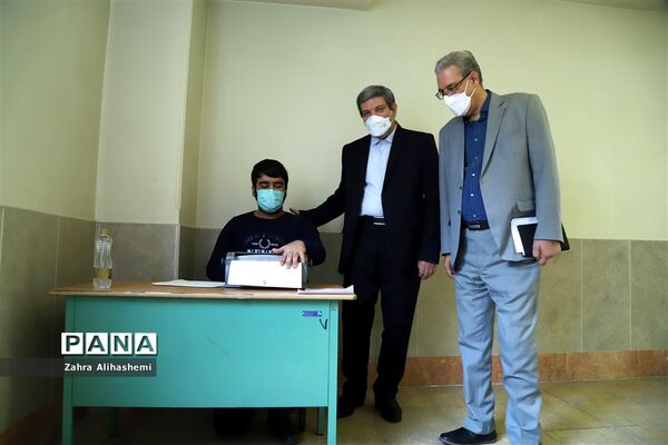 بازدید رئیس سازمان آموزش و پرورش استثنایی از حوزه امتحانی مجتمع نابینایان شهید محبی