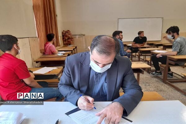 بازدید مدیر آموزش و پرورش منطقه 16 از حوزه امتحانات نهایی 1400منطقه