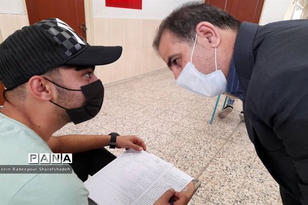 بازدید مدیر آموزش و پرورش منطقه 16 از حوزه امتحانات نهایی 1400منطقه