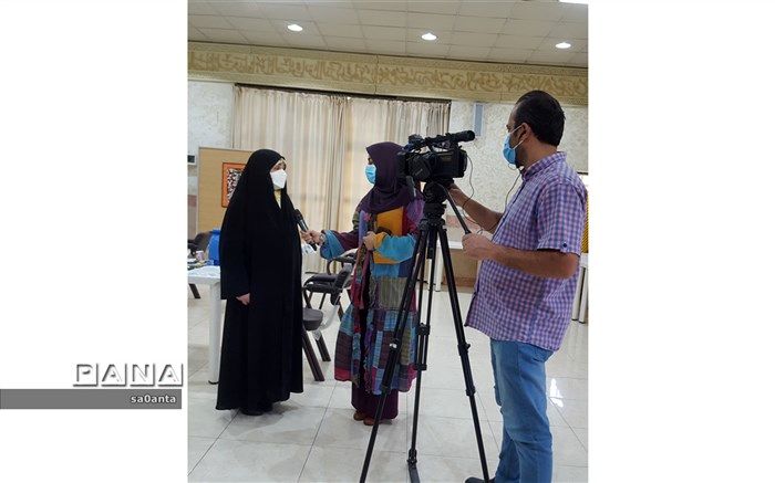 آموزش هنرجویان باآمدن دوربین های شبکه آموزش صدا و سیما  به کارگاه های آموزشی در هنرستانها محقق شد