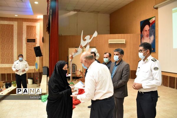 مراسم تقدیر از مدیران و مدیر آموزگاران مقطع ابتدایی شهرستان جهرم