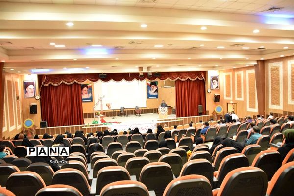 مراسم تقدیر از مدیران و مدیر آموزگاران مقطع ابتدایی شهرستان جهرم