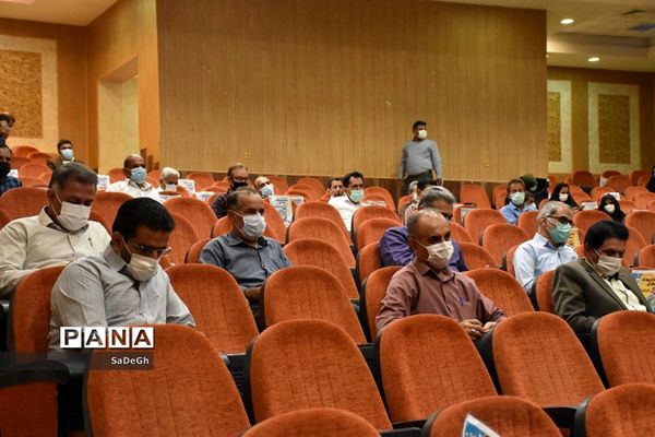 مراسم تقدیر از مدیران و مدیر آموزگاران مقطع ابتدایی شهرستان جهرم