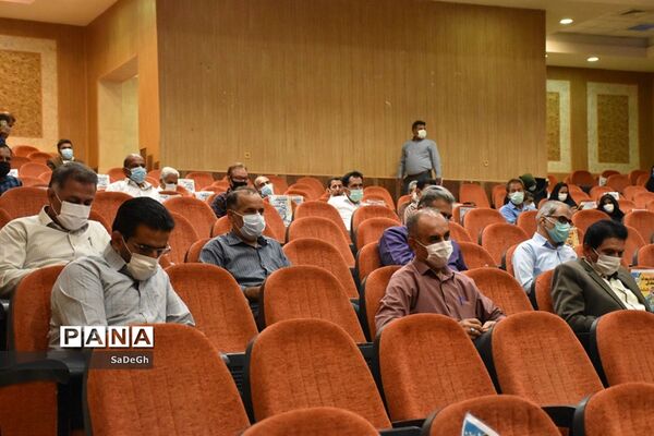 مراسم تقدیر از مدیران و مدیر آموزگاران مقطع ابتدایی شهرستان جهرم