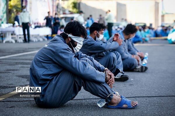 کشفیات باند بزرگ سلاح و مهمات  فاتب