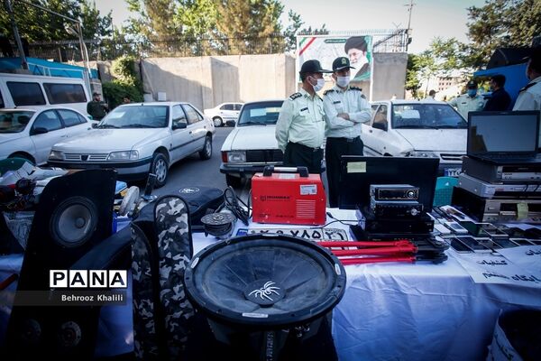کشفیات باند بزرگ سلاح و مهمات  فاتب