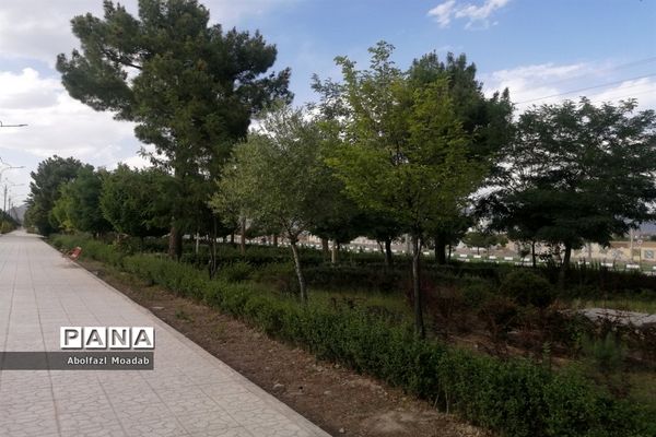 خلوت شدن بلوار سید مرتضی  کاشمر در  اوضاع کرونا