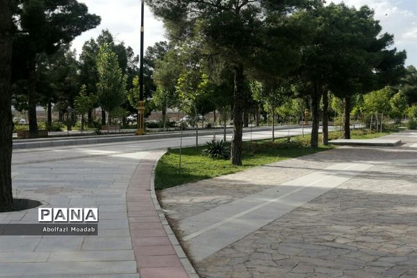 خلوت شدن بلوار سید مرتضی  کاشمر در  اوضاع کرونا