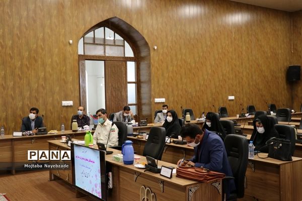 نشست هم‌اندیشی معاونان پرورشی قطب شهید شوشتری