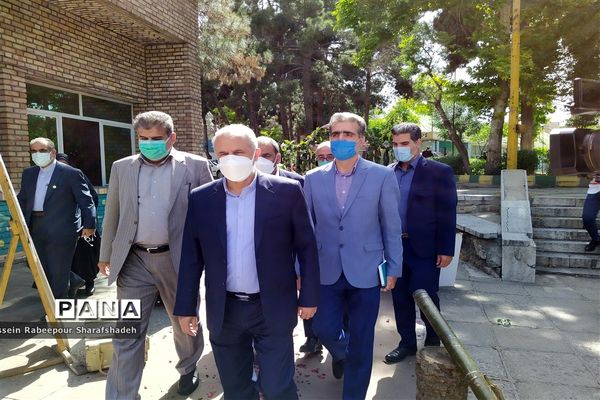 حضور وزیر آموزش و  پرورش و معاون رئیس جمهور در چهارمین کنگره معلمان و بیش از 1100 دانش آموز شهید در منطقه 16 تهران