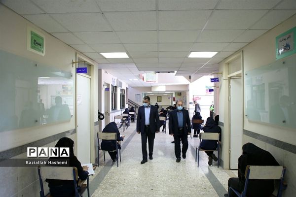 بازدید مدیرکل آموزش و پرورش خراسان رضوی از حوزه های امتحان نهایی آموزش و پرورش ناحیه ۲ مشهد