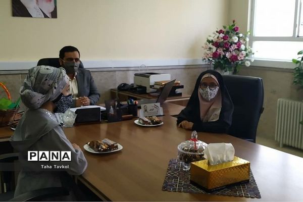 مراسم تقدیر از دانش‌آموزان برتر کتابخوانی در شهرستان پردیس