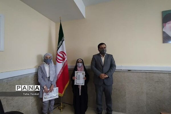 مراسم تقدیر از دانش‌آموزان برتر کتابخوانی در شهرستان پردیس