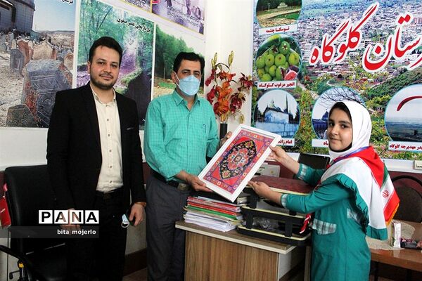 دیدار اعضای انجمن دانش آموزی میراث فرهنگی با رئیس اداره میراث فرهنگی شهرستان گلوگاه
