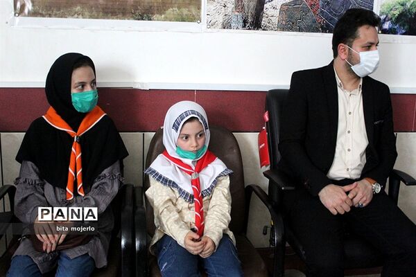 دیدار اعضای انجمن دانش آموزی میراث فرهنگی با رئیس اداره میراث فرهنگی شهرستان گلوگاه
