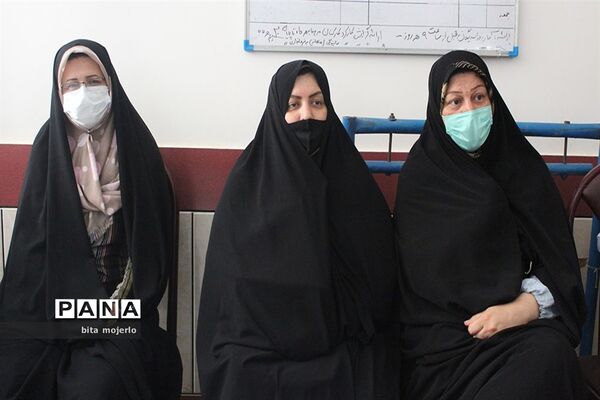 دیدار اعضای انجمن دانش آموزی میراث فرهنگی با رئیس اداره میراث فرهنگی شهرستان گلوگاه
