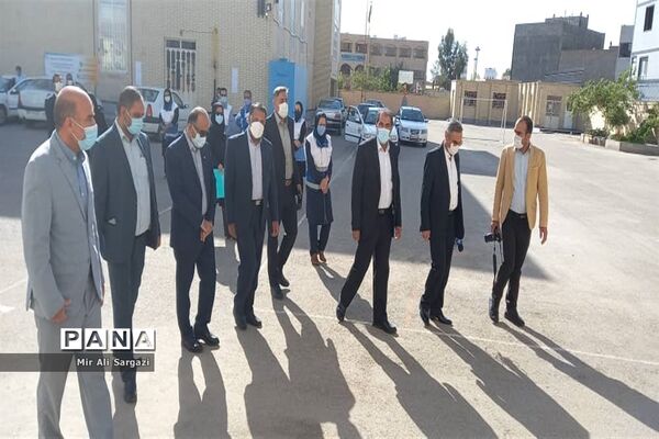 بازدید مدیرکل آموزش و پرورش و معاون دانشگاه علوم پزشکی زاهدان از حوزه‌های امتحانی