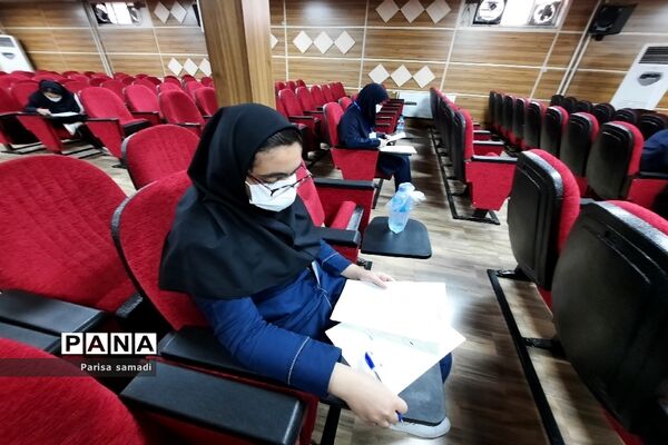 بازدید کارشناس بهداشت منطقه ۱۳ از حوزه‌های امتحانات نهایی