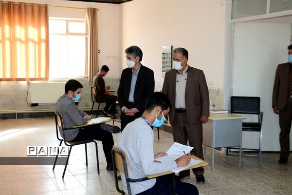 بازدید معاون پرورشی و فرهنگی اداره کل آموزش و پرورش استان اصفهان  از حوزه امتحانات نهایی شهر تودشک