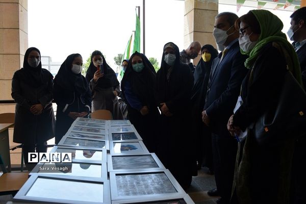 مراسم توزیع نمادین تبلت به دانش‌آموزان اتباع خارجی شهرستان‌های استان تهران