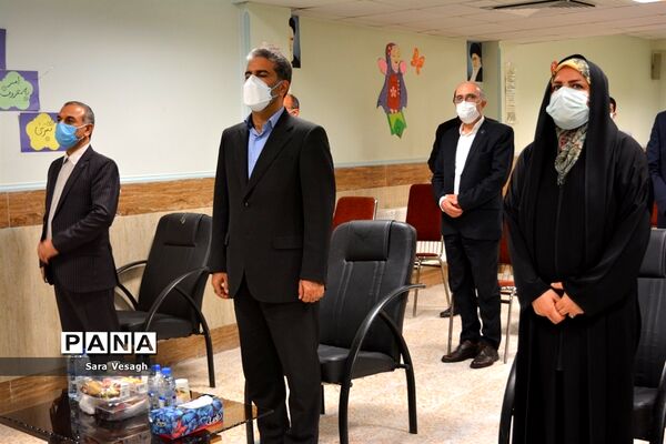مراسم توزیع نمادین تبلت به دانش‌آموزان اتباع خارجی شهرستان‌های استان تهران