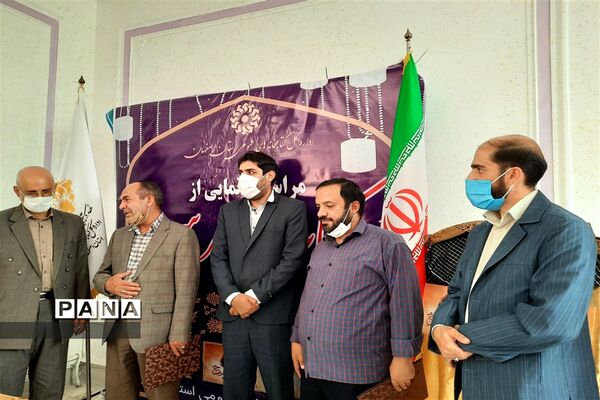 رونمایی از کتاب جوهر سرخ و تقدیر از برگزیدگان مسابقه کتابخوانی دفاع مقدس