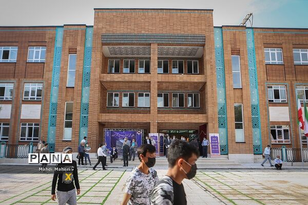 افتتاح مجتمع بزرگ آموزشی و پرورشی دکتر نصیری منطقه 10
