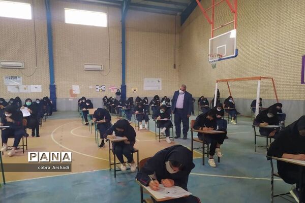 بازدید مدیر آموزش و پرورش شهرستان بوشهر از حوزه امتحانات نهایی