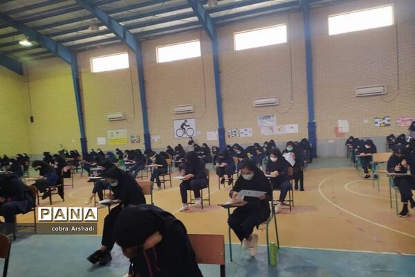 بازدید مدیر آموزش و پرورش شهرستان بوشهر از حوزه امتحانات نهایی