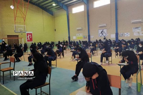 بازدید مدیر آموزش و پرورش شهرستان بوشهر از حوزه امتحانات نهایی