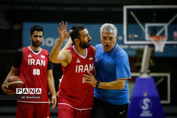 تمرین تیم ملی بسکتبال