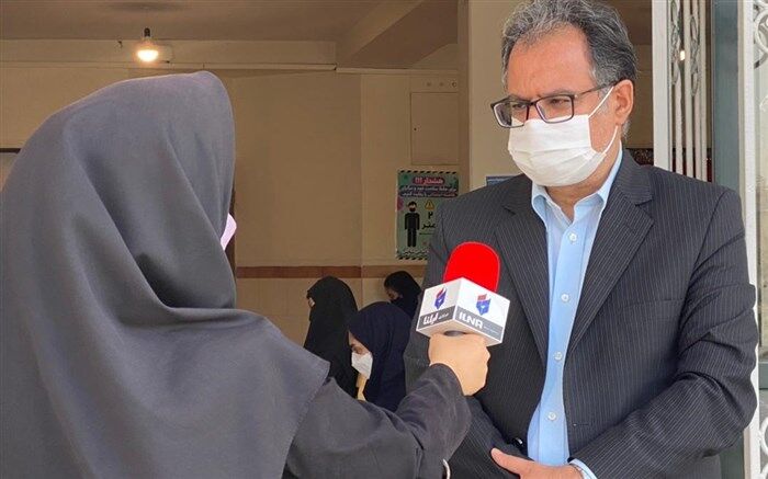 مدیر منطقه ۵ ازحوزه های برگزاری امتحانات پایه های دوازدهم بازدید کرد