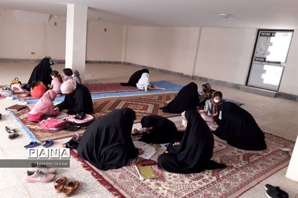 تدریس به  فرزندان شهدای تیپ فاطمیون توسط گروه جهادی سردار سلیمانی و شهید خیزاب