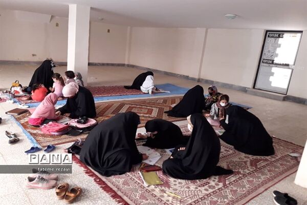تدریس به  فرزندان شهدای تیپ فاطمیون توسط گروه جهادی سردار سلیمانی و شهید خیزاب