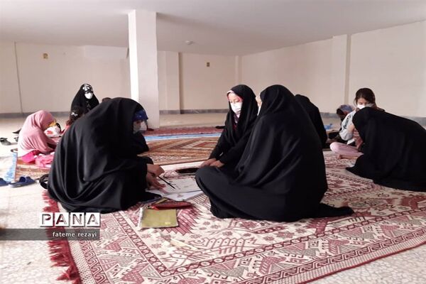 تدریس به  فرزندان شهدای تیپ فاطمیون توسط گروه جهادی سردار سلیمانی و شهید خیزاب