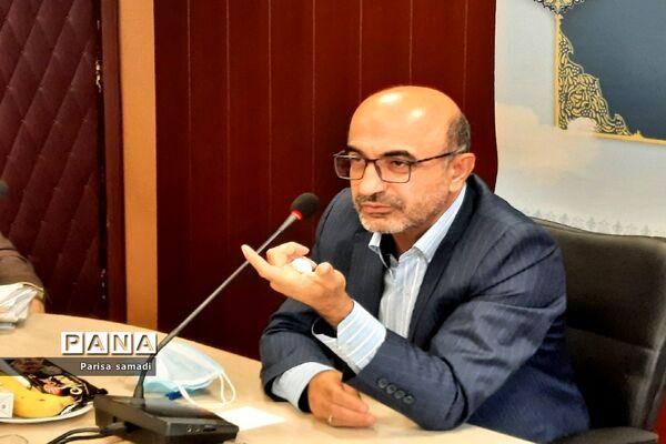 آیین تجلیل از معلمان منتخب استانی و منطقه‌ای منطقه ۱۳