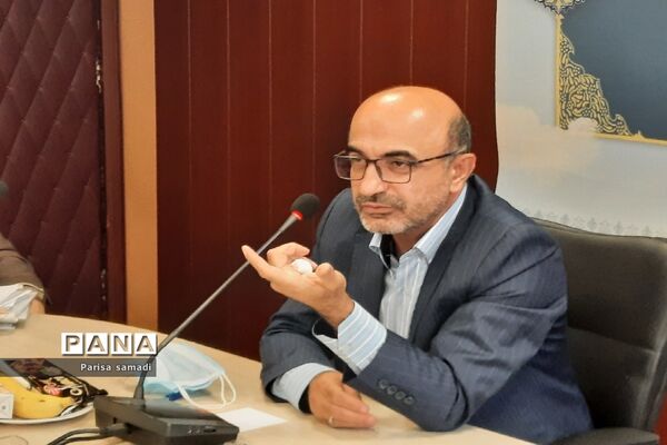 آیین تجلیل از معلمان منتخب استانی و منطقه‌ای منطقه ۱۳
