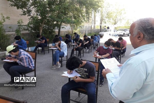 بازدید از امتحانات  پایه نهم دبیرستان سما در فضای باز