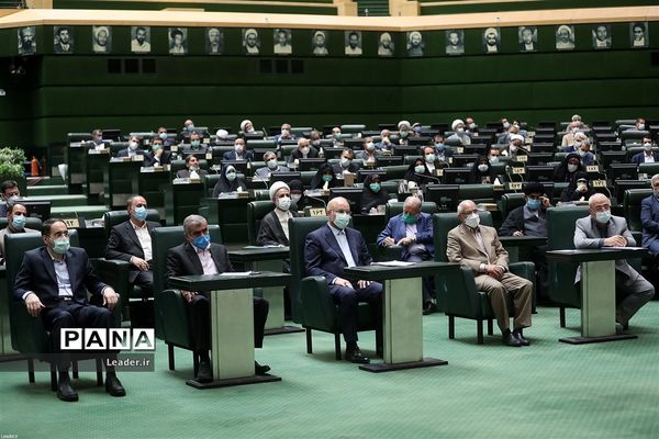 ارتباط تصویری نمایندگان مجلس شورای اسلامی با رهبر انقلاب