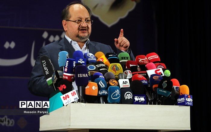 شریعتمداری: ۸۳ هزار تن سیمان در بورس کالا عرضه می‌شود