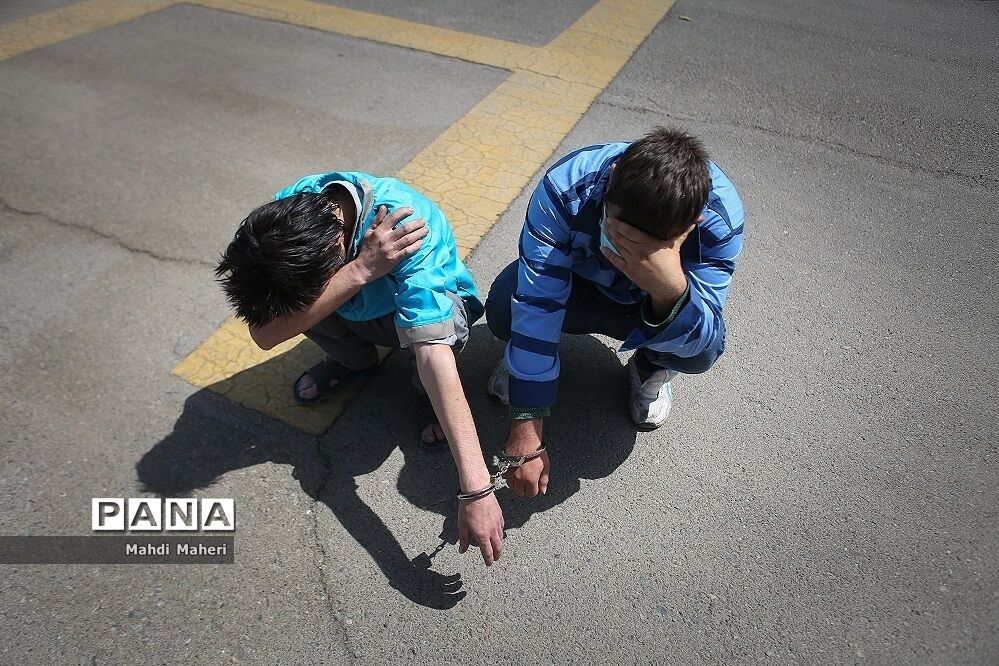 موبایل‌قاپان محله عباس آباد دستگیر شدند