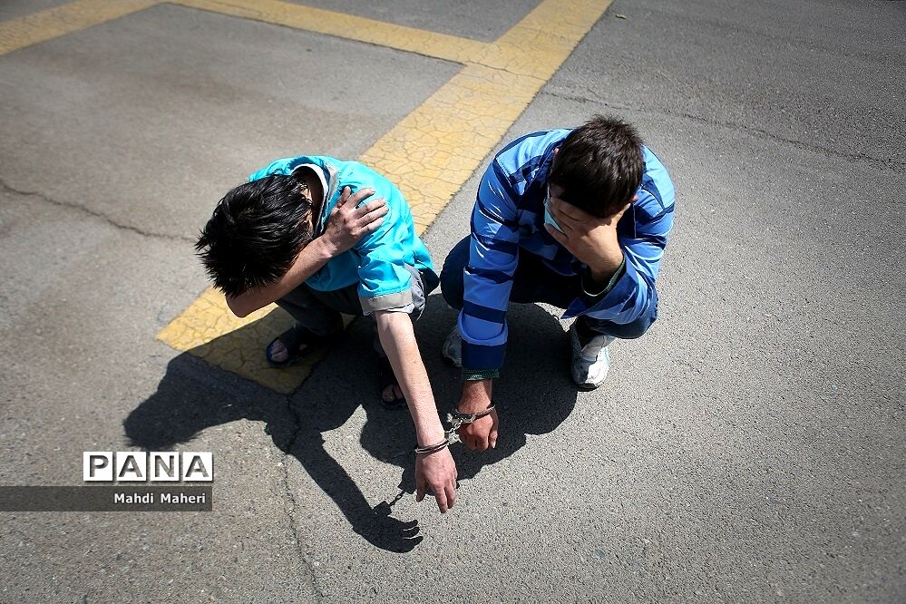 موبایل‌قاپان محله عباس آباد دستگیر شدند