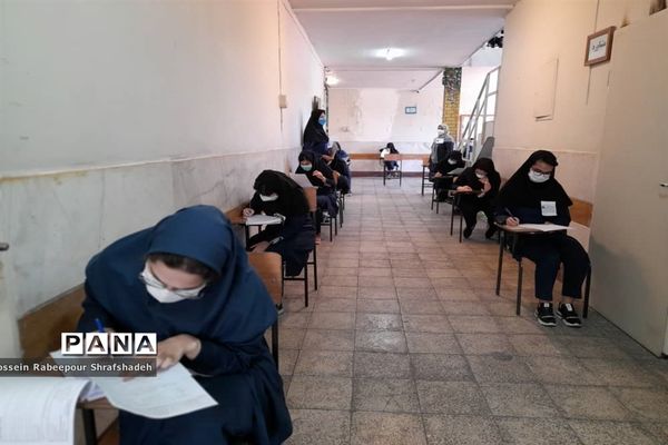 بازدید مدیرکل امور شاهد و ایثارگران وزارت آموزش و پرورش از حوزه امتحانات نهایی منطقه 16 تهران