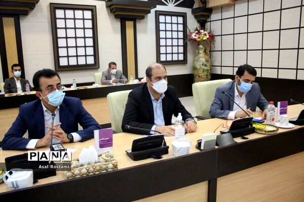 دیدار وزیر آموزش و پرورش با نمایندگان تشکل‌های دانش‌آموزی استان بوشهر